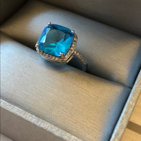 Jewelry - 💎 Stunning Blue Sapphire Ring NEW